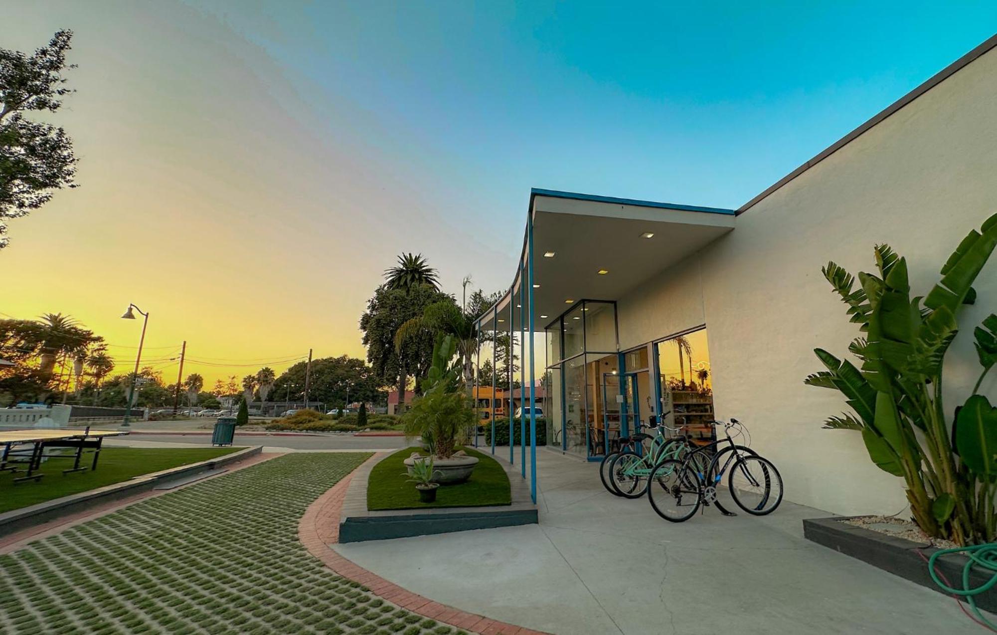 Ith Santa Barbara Beach Hostel Exteriör bild